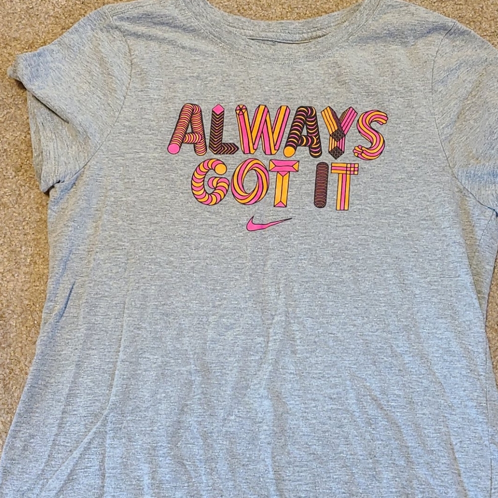 Girls Nike Tshirt